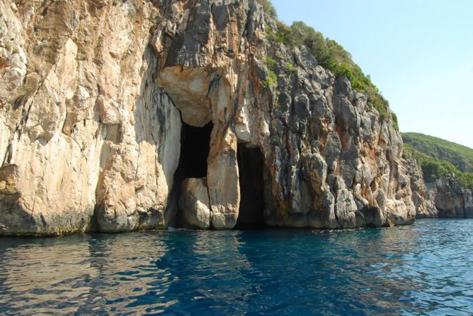 Vela E Bardhe Villa Dhermi Bagian luar foto